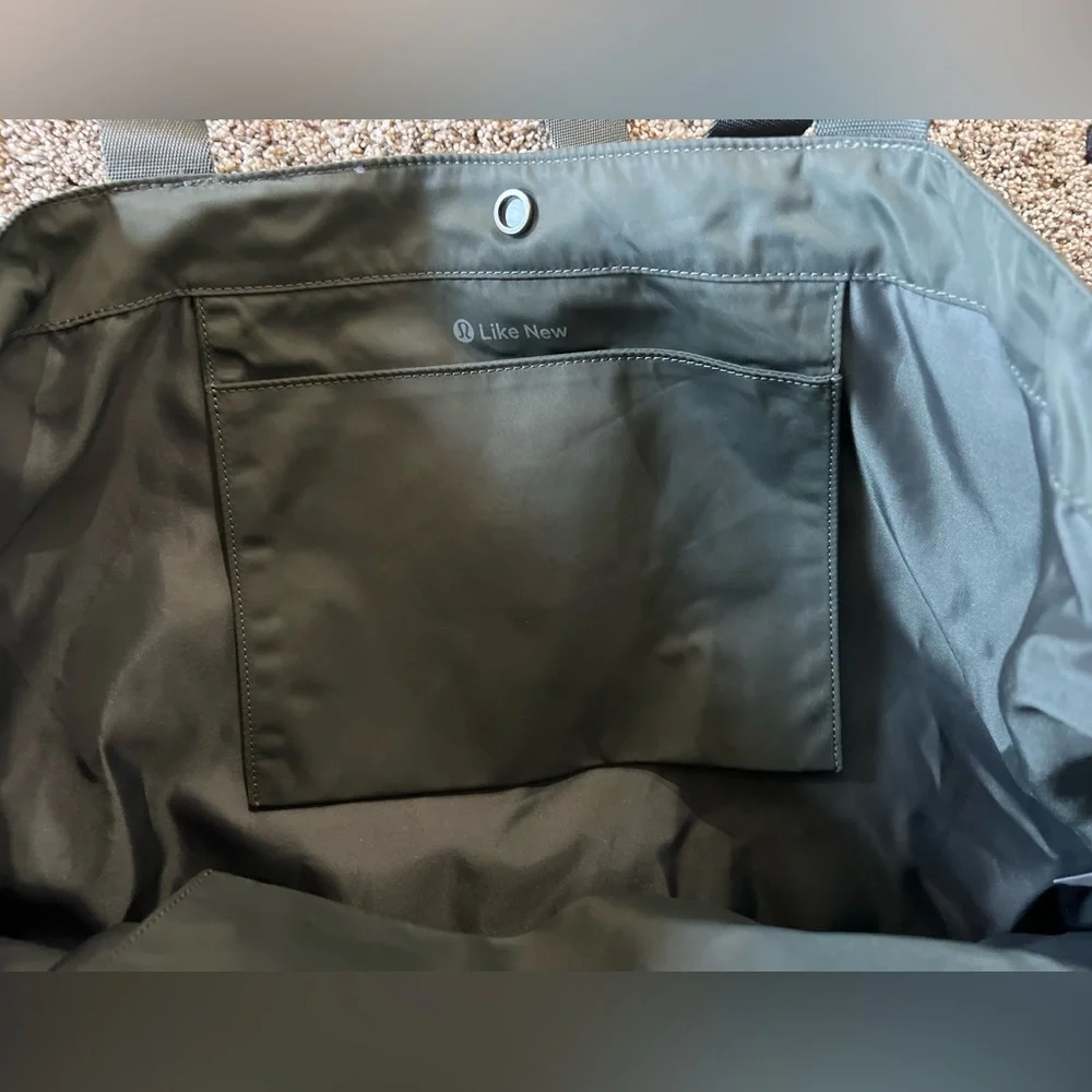 lululemon athletica Olive Green Nylon Duffel Tote with Black Straps - Picture 2 of 3